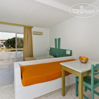 Trianta Hotel Apartments 