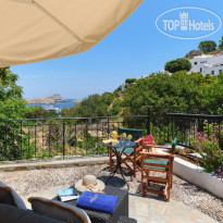 Thea Villas and Suite  