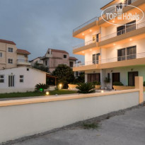Eugenia Studios & Apartments