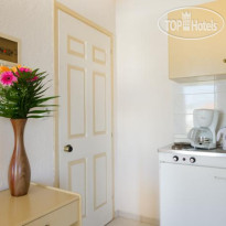 Eugenia Studios & Apartments