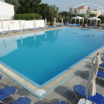 Ellia Hotel Бассейн