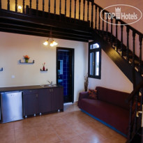 Little Lindos Studios 