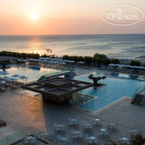 Amada Colossos Resort