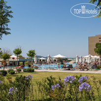 Amada Colossos Resort