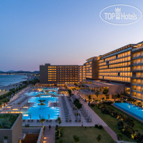 Amada Colossos Resort