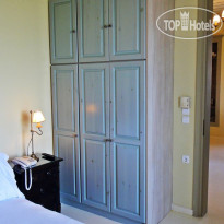 Four Seasons Hydra Luxury Suites
