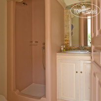 Four Seasons Hydra Luxury Suites