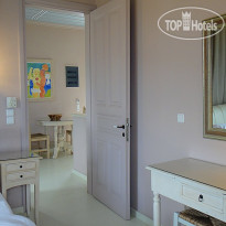 Four Seasons Hydra Luxury Suites