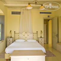 Four Seasons Hydra Luxury Suites