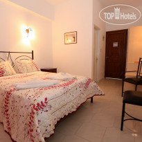 Benaki Hotel Двухместный номер с балконом