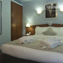 Triton Hotel Piraeus