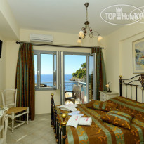 Acrothea Hotel
