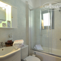 Acrothea Hotel