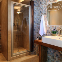 Theta Hotel 
