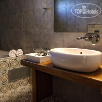 Theta Hotel 