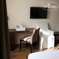 Theta Hotel