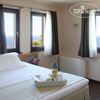 Theta Hotel