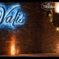 Valis Resort