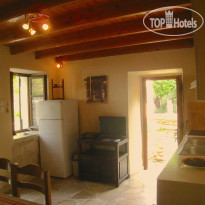 Adamantia Hotel