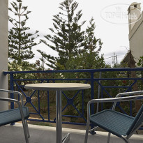Manos Apartments