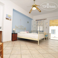 Manos Apartments