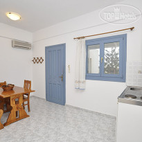 Manos Apartments