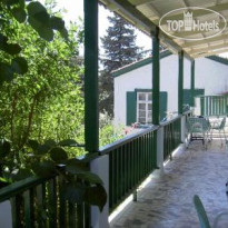 Topakas House