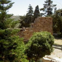 Topakas House