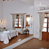 Irida Apartments