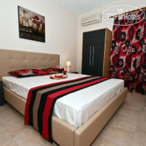 Oasis Deluxe Apartments 