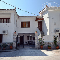 Oasis Deluxe Apartments 