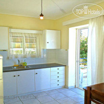 Vrachati Beach House 