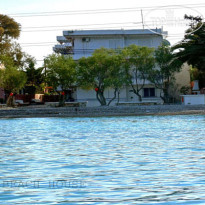 Vrachati Beach House 