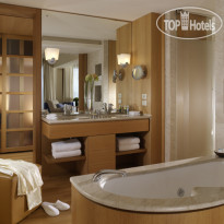 Amphitryon Hotel
