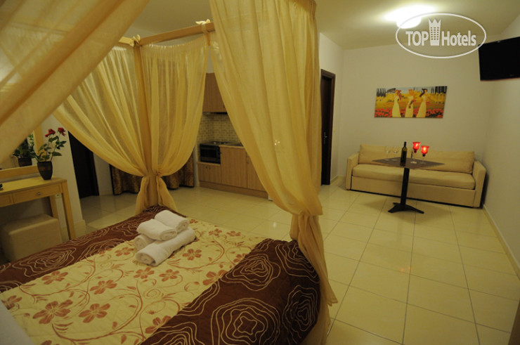 New photos from tourists Faros Luxury Rooms