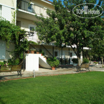 Alonia Studios & Apartments