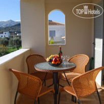 Harmony Hotel Apartments Вид из номера