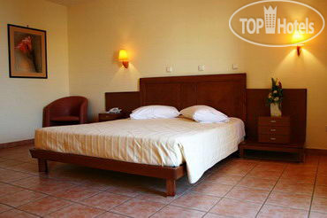 New photos from tourists Flisvos Royal 4*