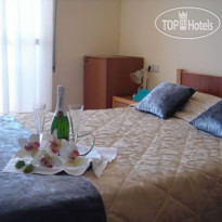 Rodini Beach Hotel & Apartments 