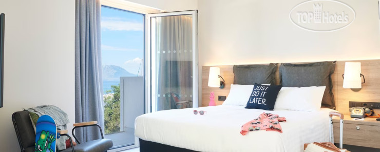 Hotel photo Moxy Patra Marina 3*