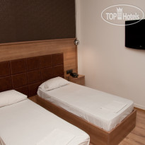 Metropolis Hotel