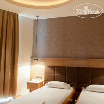 Metropolis Hotel