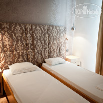 Metropolis Hotel
