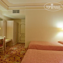 Kouros Hotel