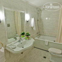 Kouros Hotel