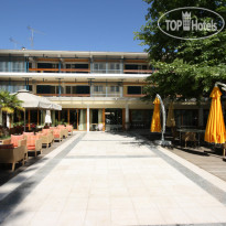 Xenia Hotel Drama