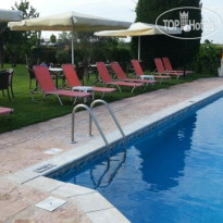 Denis Hotel and Bungalows 