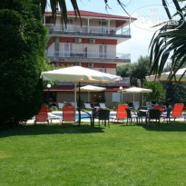 Denis Hotel and Bungalows 