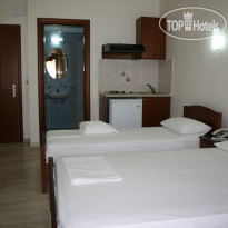 Manolas Hotel 