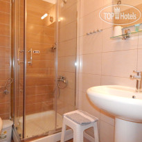Gold Stern Gold Stern Bathroom